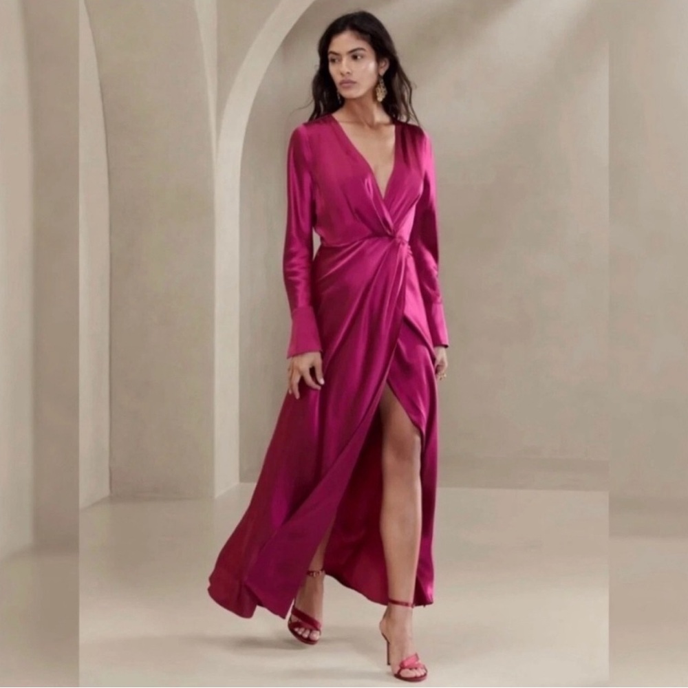 Magenta 100% Silk Banana Republic V-neck long-sleeved maxi dress 💖